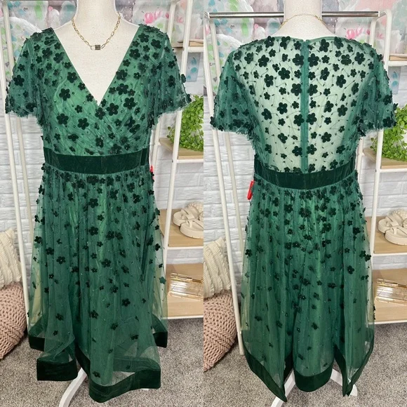 Mac Duggal EMBELLISHED BUTTERFLY SLEEVE VELVET HEM MIDI DRESS size 12 NWT - Picture 3 of 11